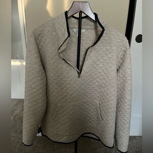 Market & Spruce Beige Quilted Sweatshirt